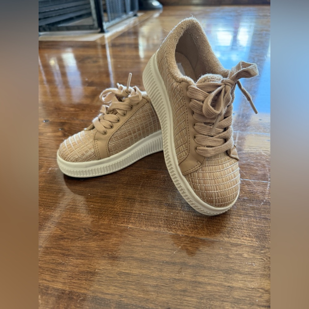 Sneakers girl’s copper key brand size 1M taupe color